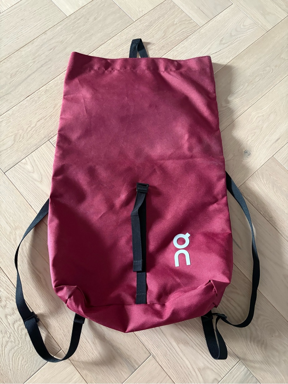 On Cloud Ambassador Backpack Gym Workout Tote Bag Maroon - Picture 2 of 9